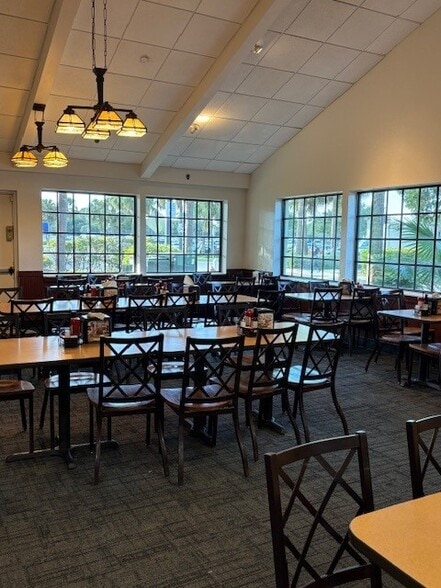 More Photos Of 389 Winchester Park Blvd, Boynton Beach Restaurant For Sale