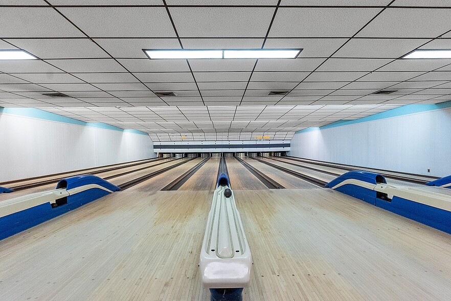 More Photos Of 78 Daniels St, Fitchburg Bowling Alley For Sale