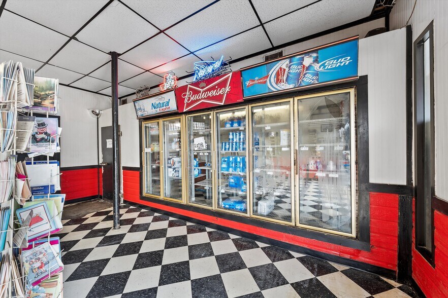 More Photos Of 201 W Oak St, West Service Station For Sale