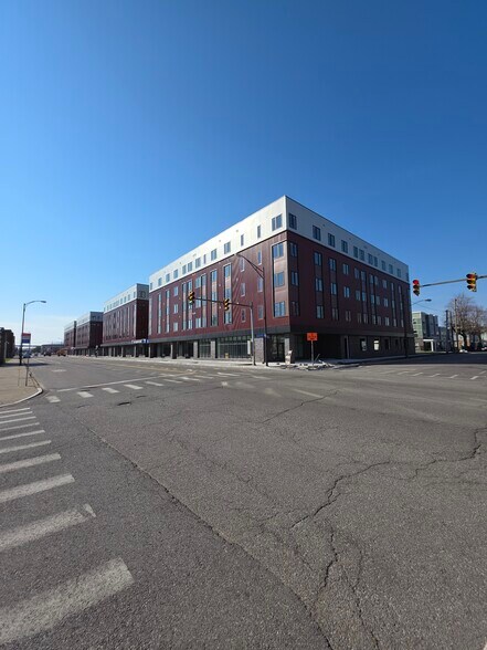 More Photos Of 450 S Park Ave, Buffalo Storefront Retail Residential For Lease