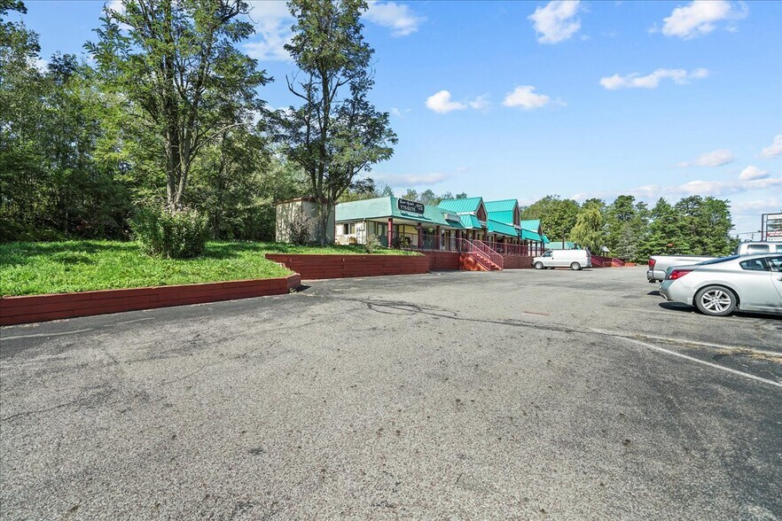 More Photos Of 635 Route 739, Lords Valley Freestanding For Sale