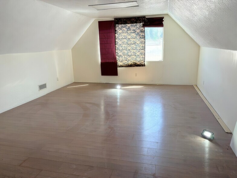 More Photos Of 970 S 200 W, Mount Pleasant Restaurant For Sale