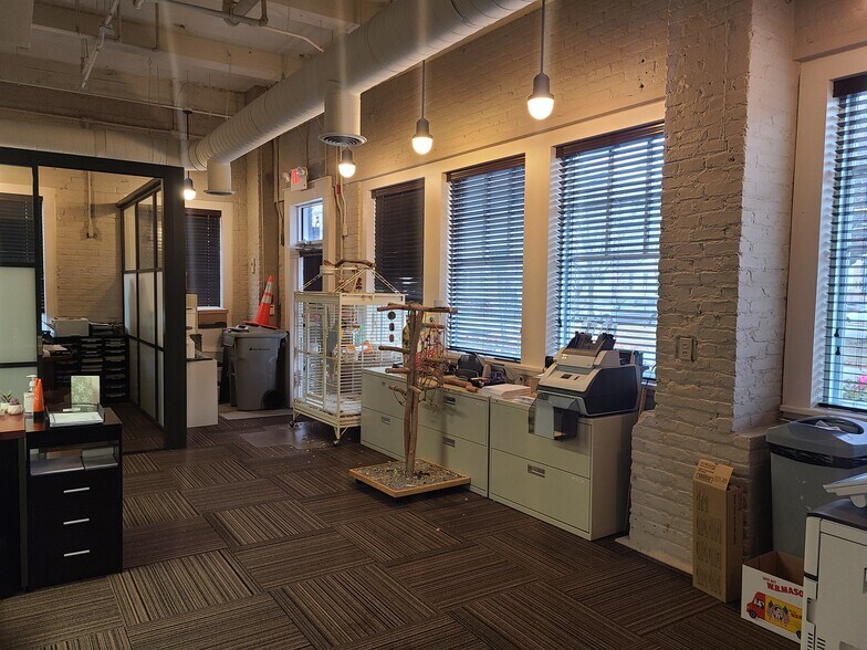 More Photos Of 5 Shore Ln, Bay Shore Apartments For Lease