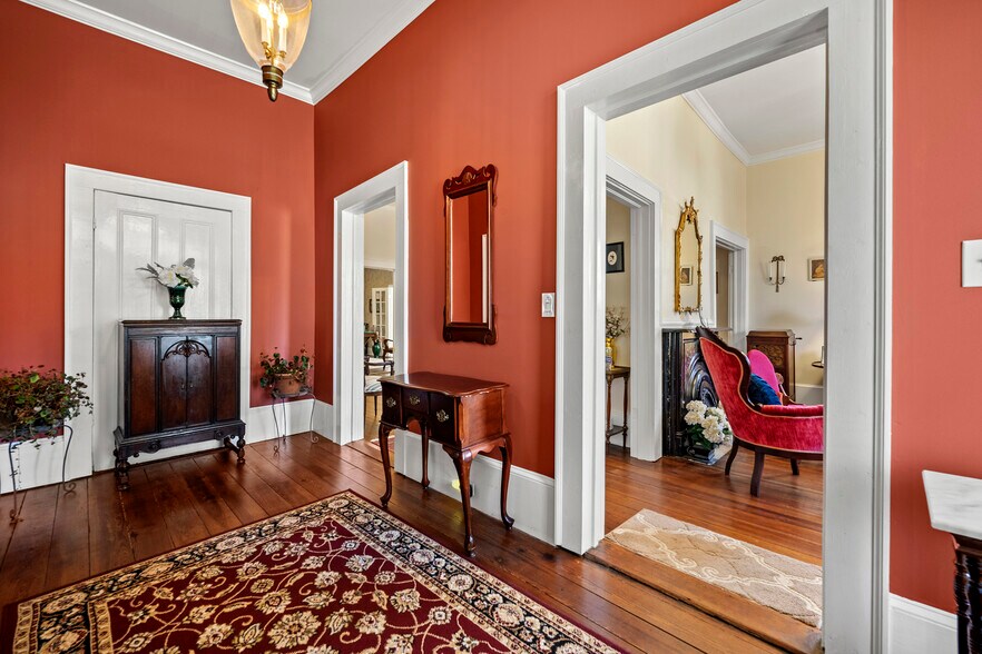 More Photos Of 132 E College St, Griffin Hospitality For Sale