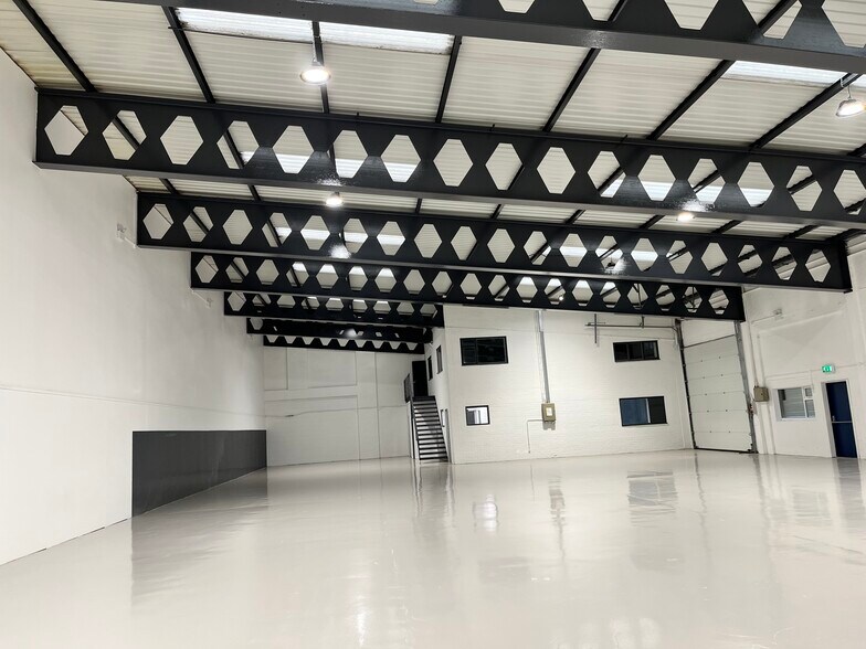 Primary Photo Of Torre Rd, Leeds Warehouse For Lease