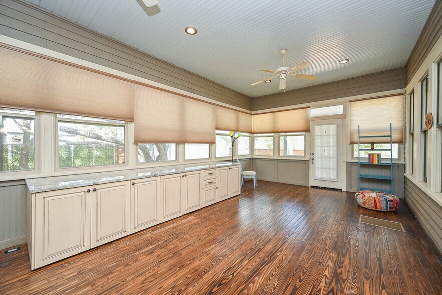 More Photos Of 315 Cedar St, New Ulm Specialty For Sale