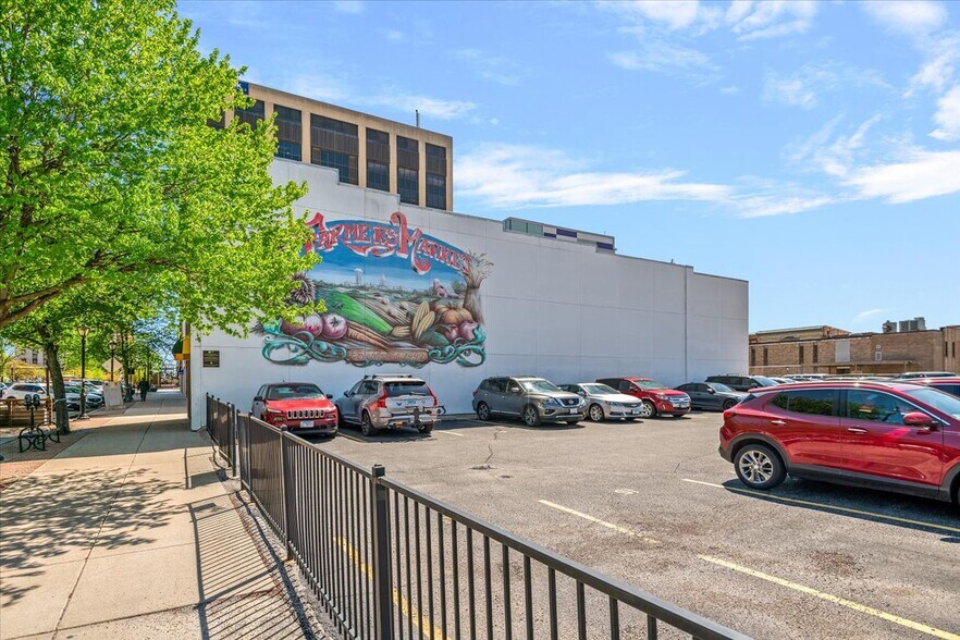 More Photos Of 406 E Adams St, Springfield Storefront Retail Residential For Sale