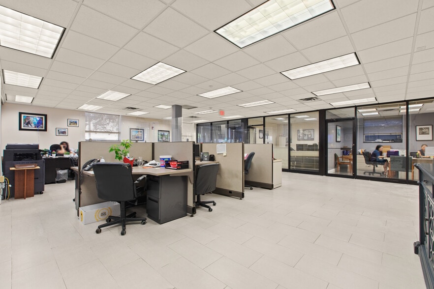 More Photos Of 111 Galway Pl, Teaneck Medical For Sale