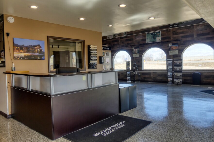 More Photos Of 8175 Riverdale, Ramsey Flex For Sale