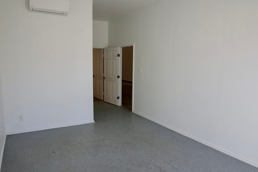More Photos Of 405 Tillery St, Austin Distribution For Lease