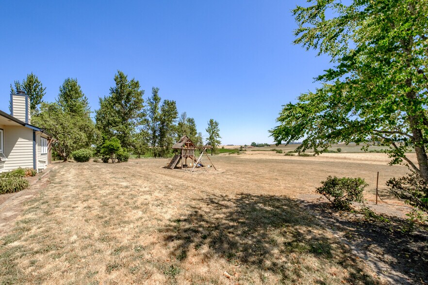 More Photos Of 10845 Brateng Rd, Monmouth Winery Vineyard For Sale
