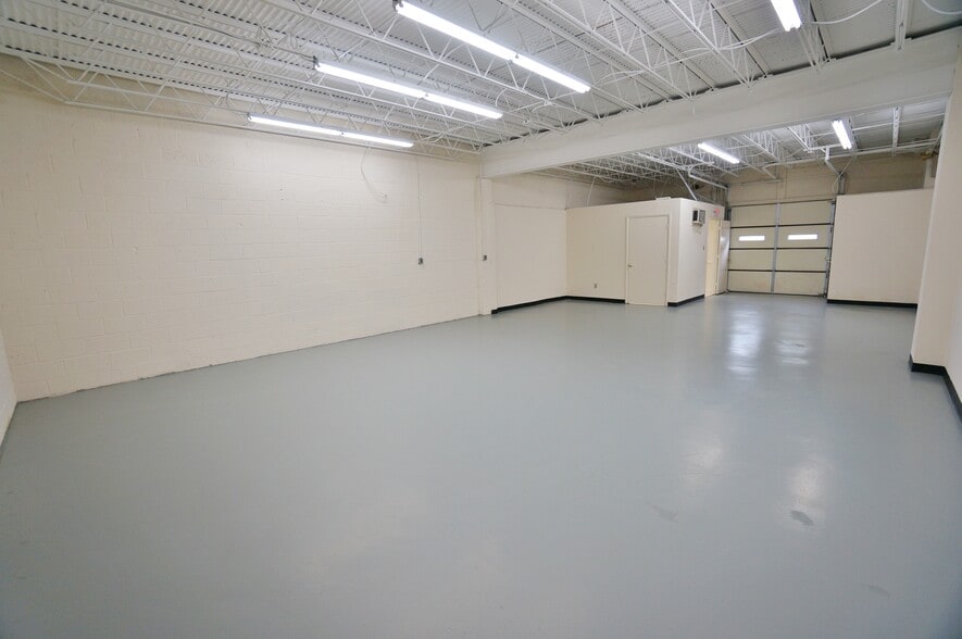 More Photos Of 1148-1174 Taft St, Rockville Warehouse For Lease