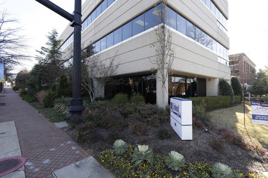 More Photos Of 101 W Saint John St, Spartanburg Office For Lease