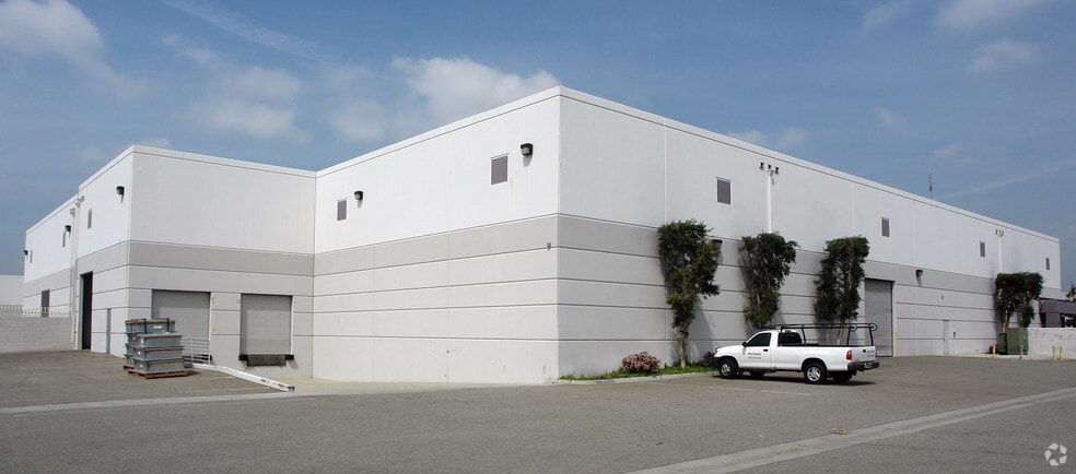 More Photos Of 5549 Brooks St, Montclair Warehouse For Lease