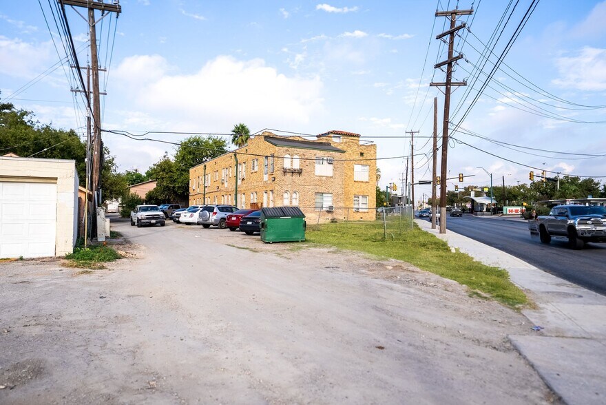 More Photos Of 2031 Fredericksburg Rd, San Antonio Apartments For Sale