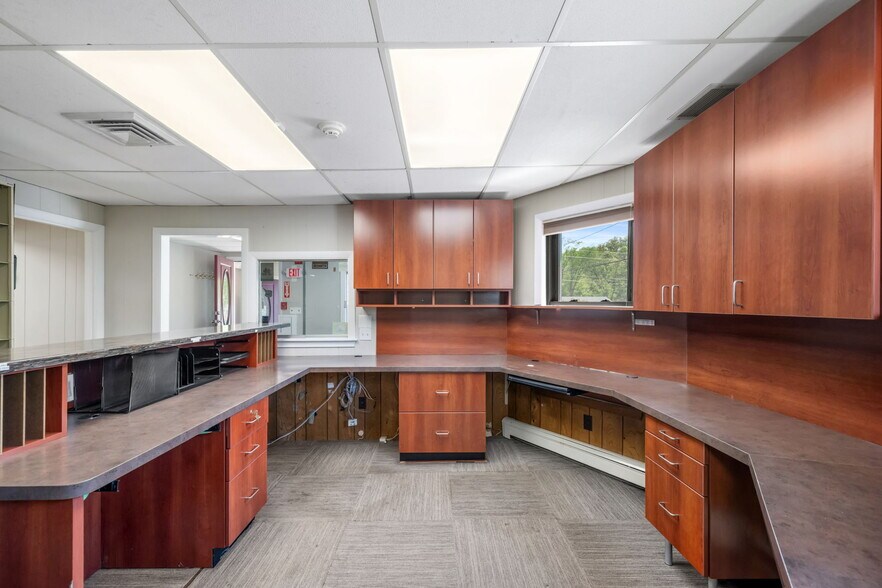 More Photos Of 275 W Main St, Norton Office Residential For Sale