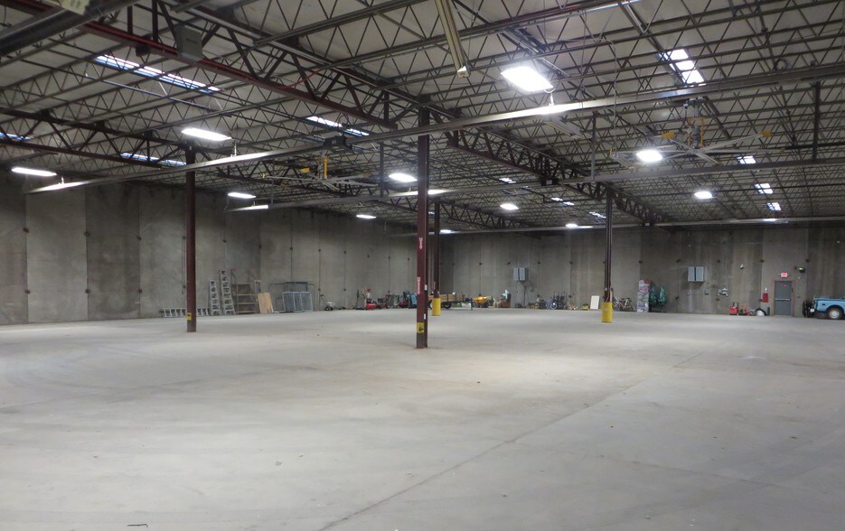 More Photos Of 6450 E Yellowstone Hwy, Evansville Warehouse For Lease