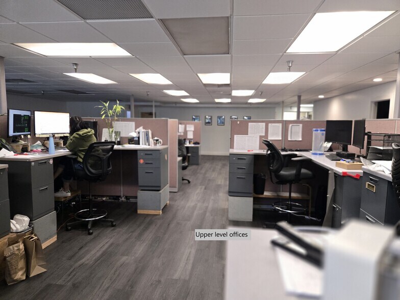 More Photos Of 500 E Illinois St, Newberg Manufacturing For Sale
