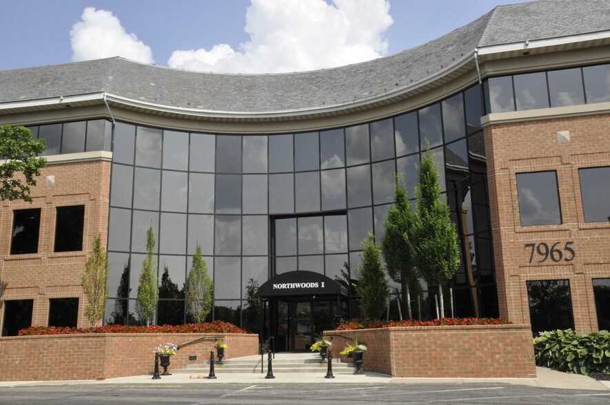 More Photos Of 7965 N High St, Columbus Coworking Space