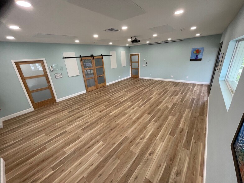 More Photos Of 3472 NE Savannah Rd, Jensen Beach Office Residential For Lease