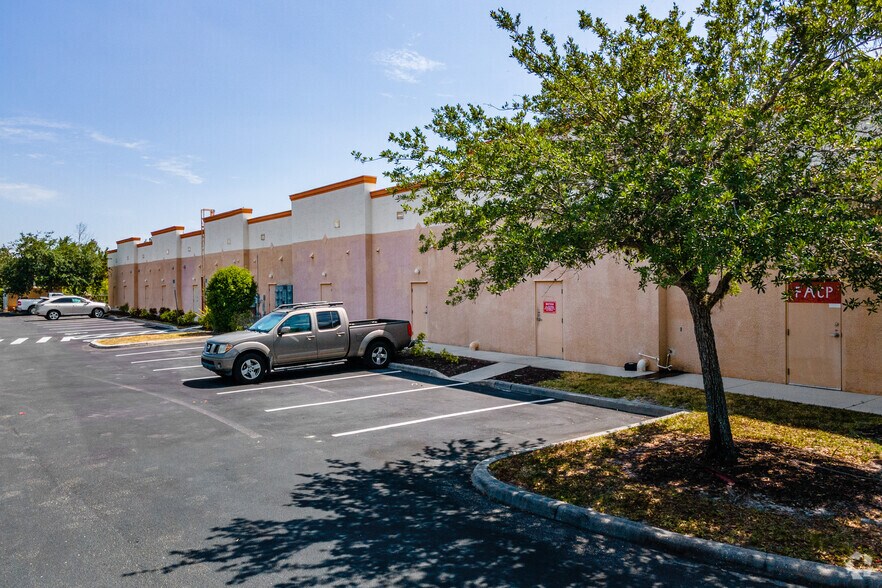 More Photos Of 20451 S Tamiami Trl, Estero Freestanding For Lease