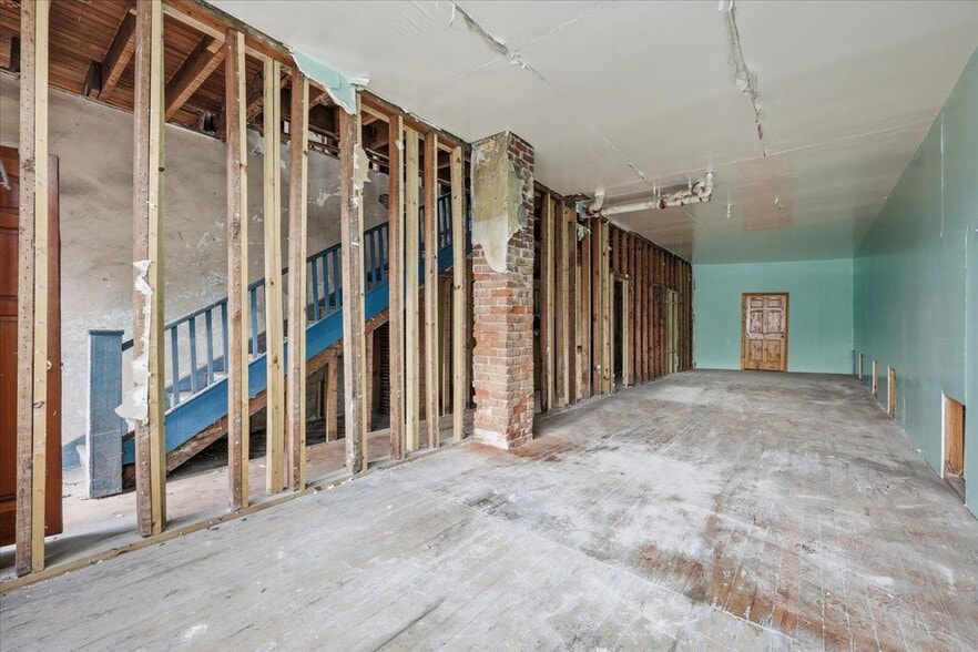 More Photos Of 315 Ogle Ave, Knoxville General Retail For Sale