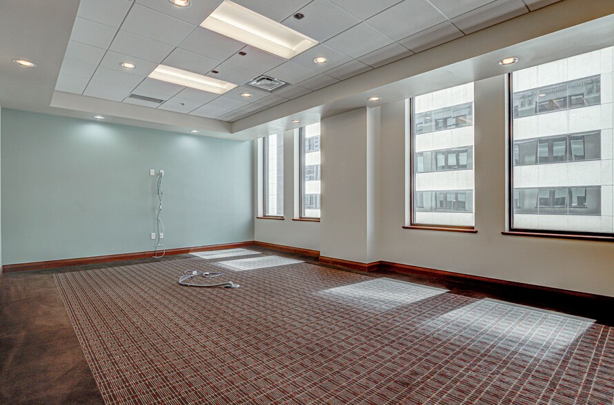 More Photos Of 35 E 7th St, Cincinnati Office For Lease