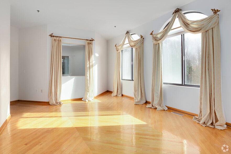 More Photos Of 11326 Leesburg Pike, Herndon Religious Facility For Sale