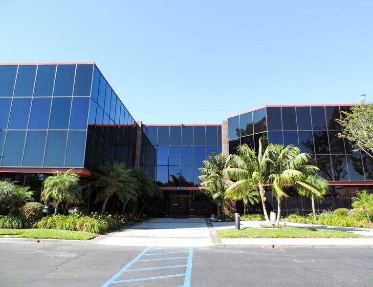 More Photos Of 20101 SW Birch St, Newport Beach Office For Lease