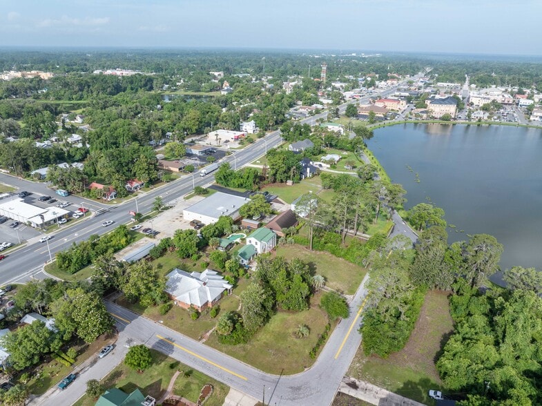 More Photos Of 164 NE Laguna Dr, Lake City Office For Sale