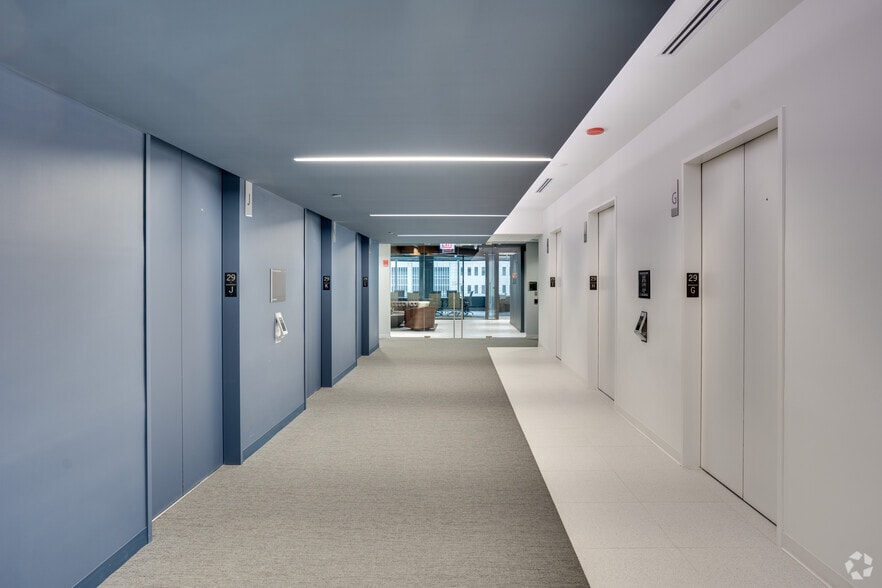 More Photos Of 200 W Adams St, Chicago Office For Lease