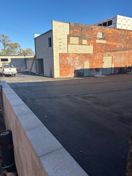 More Photos Of 277 Dubois St, Detroit General Retail For Lease