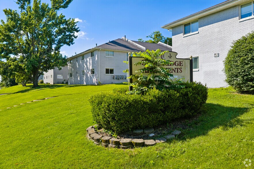 More Photos Of 1980-2016 Cambridge Dr, Lexington Apartments For Sale