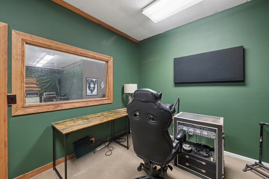 More Photos Of 1320 E Imperial Ave, El Segundo Loft Creative Space For Sale