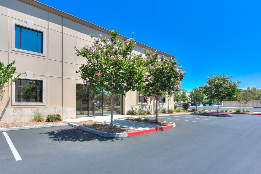 More Photos Of 1795 E Holt Blvd, Ontario Showroom For Sale