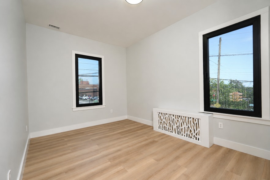 More Photos Of 4254 Arthur Kill Rd, Staten Island Storefront Retail Residential For Sale