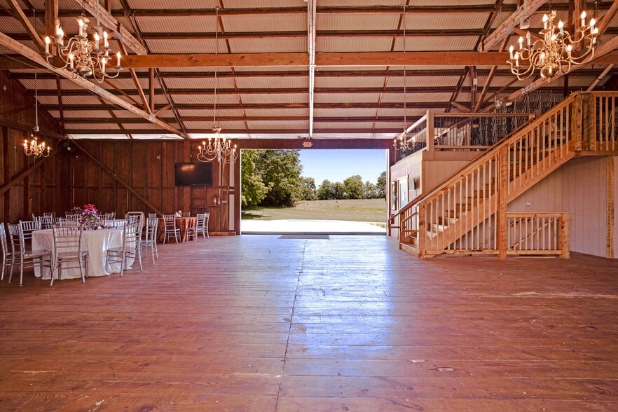 More Photos Of 1902 Jefferson Pike, Knoxville Lodge Meeting Hall For Sale