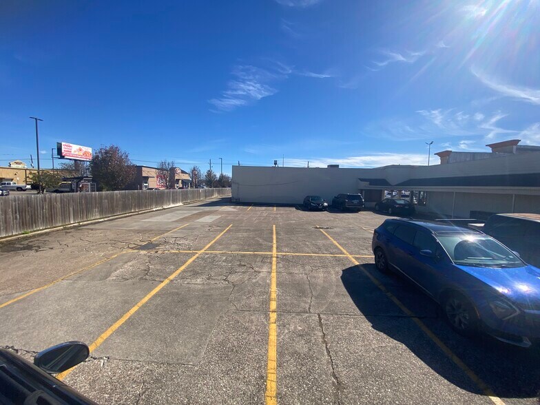 More Photos Of 3500-3536 FM 365, Nederland Unknown For Lease