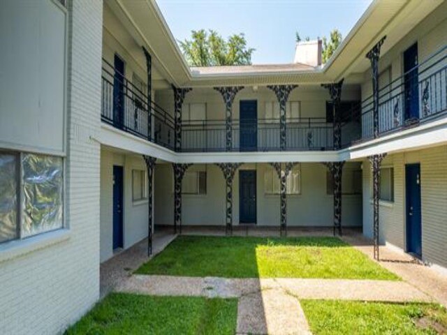 More Photos Of 818 W 28th Ave, Pine Bluff Apartments For Sale