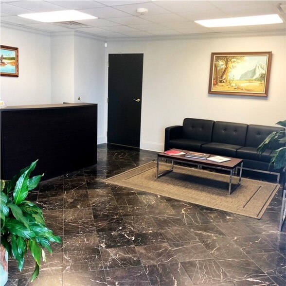 More Photos Of 1841 Enterprise Dr, Harvey Service For Lease