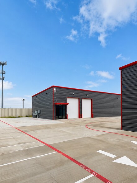 Primary Photo Of 7044 Queenston Blvd, Houston Light Distribution For Lease