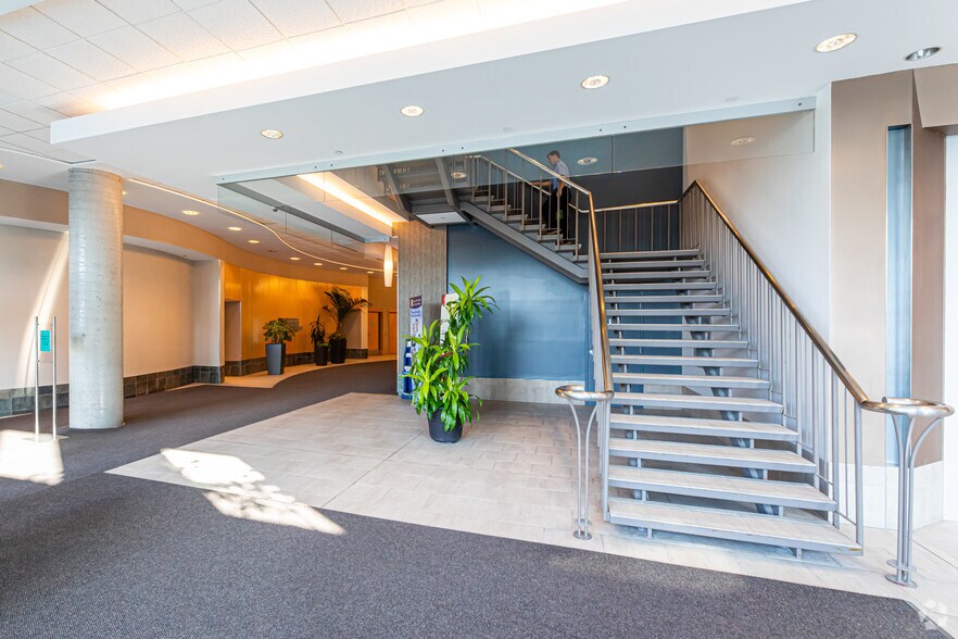 More Photos Of 555 Legget Dr, Ottawa Office For Lease