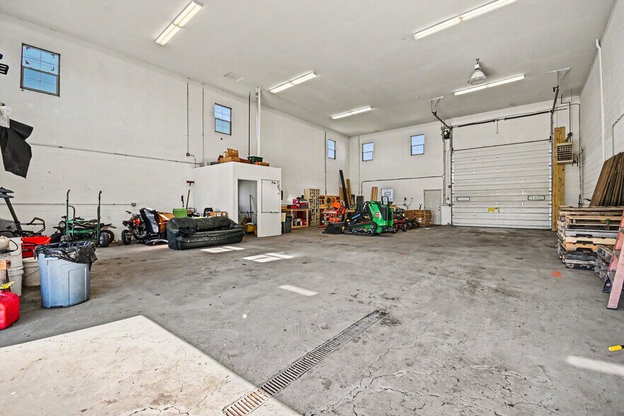 More Photos Of 12531 W Horseshoe Dr, New Lenox Warehouse For Sale