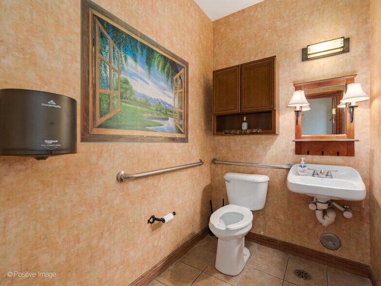 More Photos Of 1125 N Delany Rd, Gurnee Medical For Sale