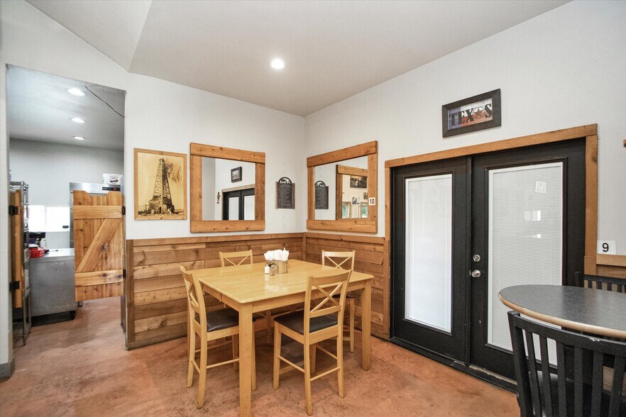 More Photos Of 3710 Waterwood Pass, Elmendorf Restaurant For Sale