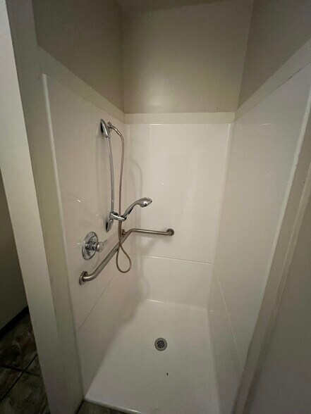 More Photos Of 3770 Private Road 3439, Longview Flex For Sale