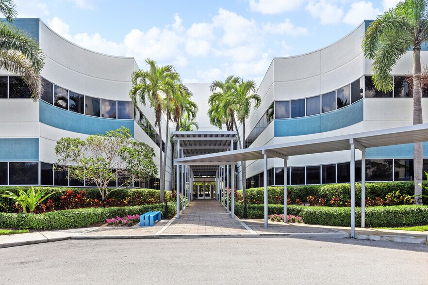 More Photos Of 5201 Congress Ave, Boca Raton Office For Lease