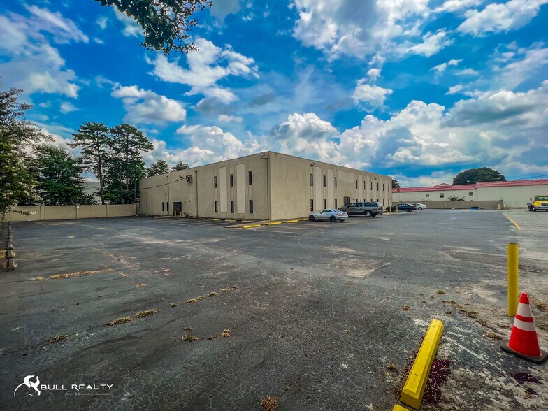 More Photos Of 4854 Old National Hwy, College Park Office For Lease
