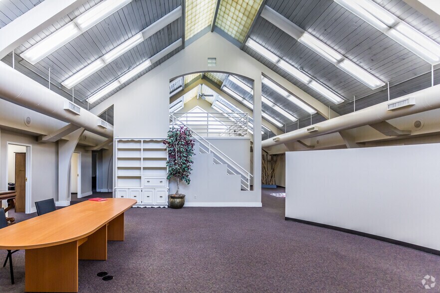 More Photos Of 5180 Park Ave, Memphis Office For Lease