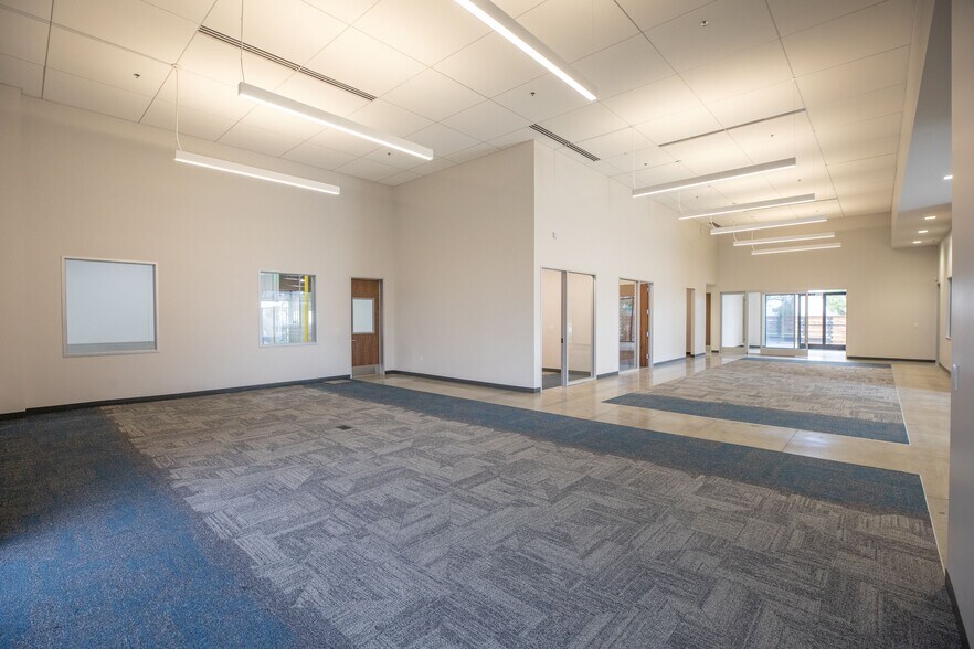 More Photos Of 800 Sandhill Ave, Carson Warehouse For Lease